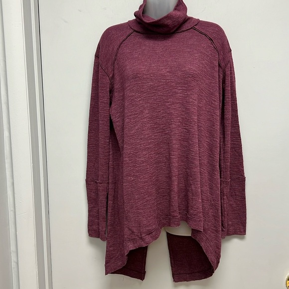 Free People Split Back Long Sleeve Cowl Neck Top Size Large - Picture 2 of 10